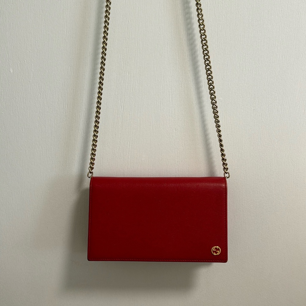 Gucci Textured Calfskin Medium Betty Chain Wallet Red